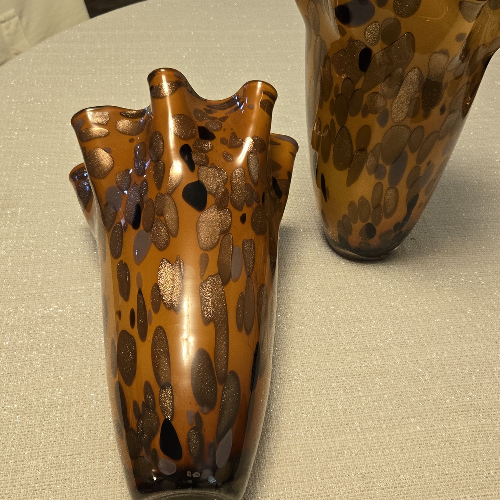 Set Of 2 Leopard Pattern Vases - Picture 3 of 3